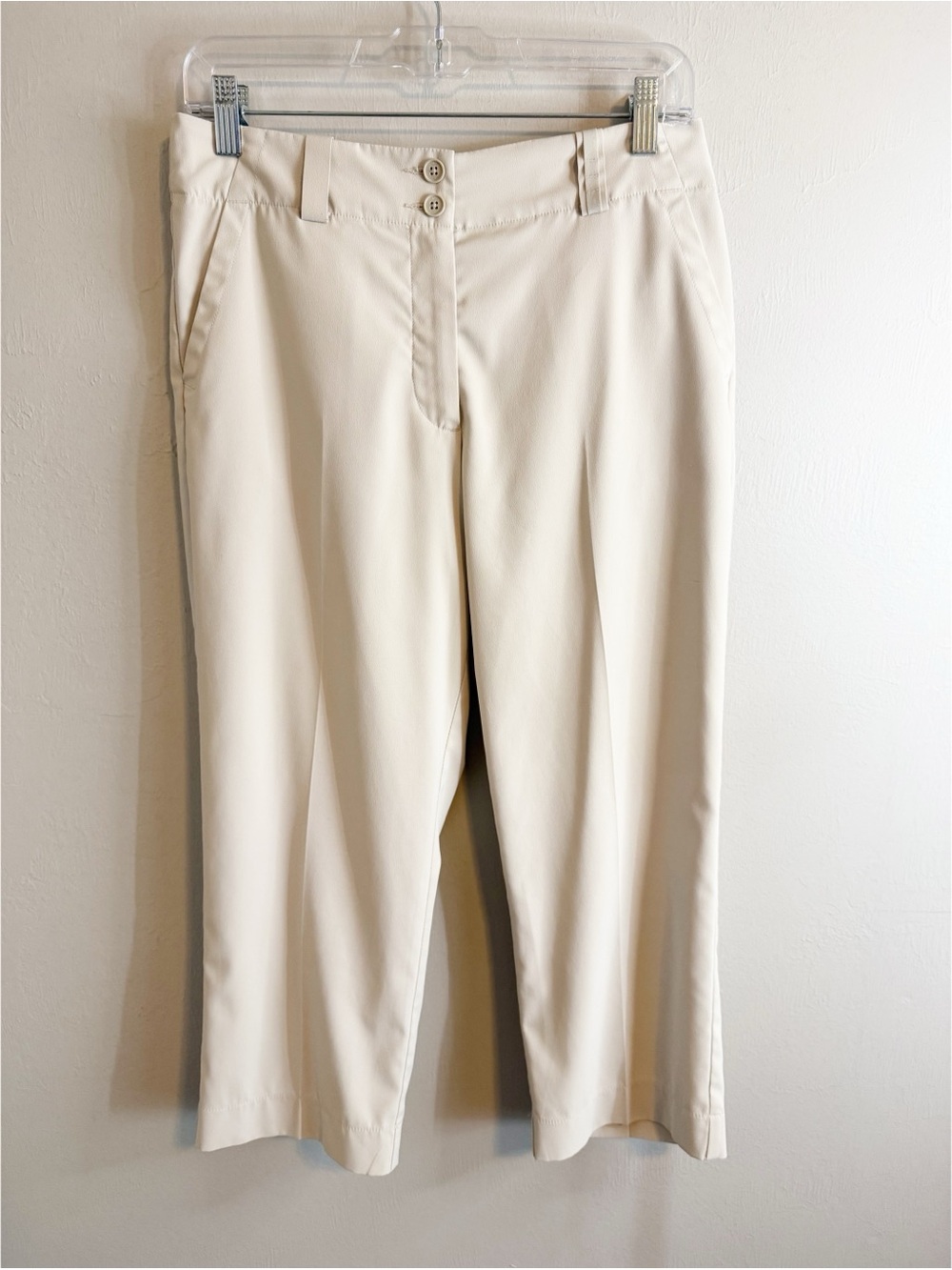 NIKE Women’s Beige Dri-Fit Cropped Golf Pants Quick Dry Tee Holder Pockets Sz 4